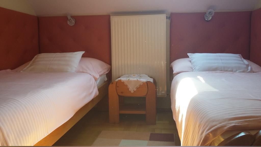 レンティ Bundics Vendeghazak Bed & Breakfast エクステリア 写真