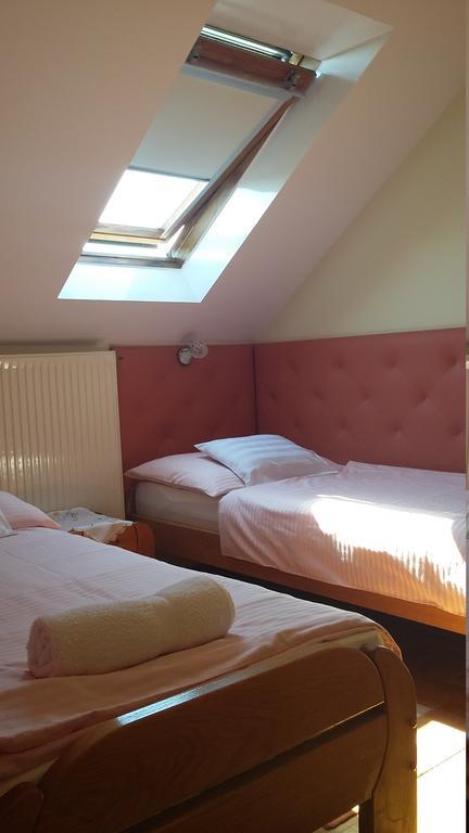 レンティ Bundics Vendeghazak Bed & Breakfast エクステリア 写真