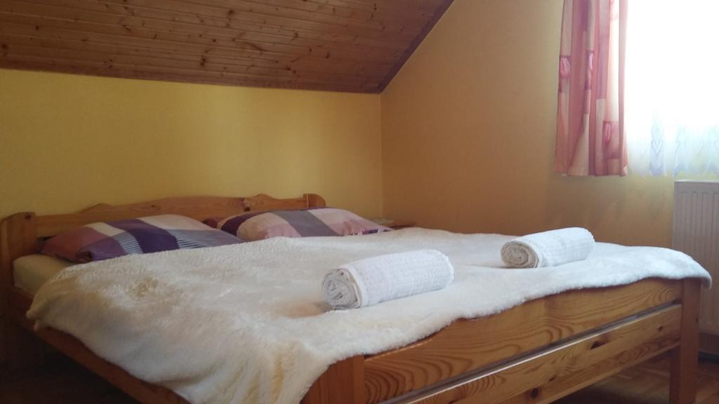 レンティ Bundics Vendeghazak Bed & Breakfast エクステリア 写真